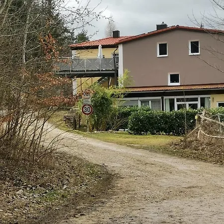 Haus Talblick, Am Waldrand Apartment *