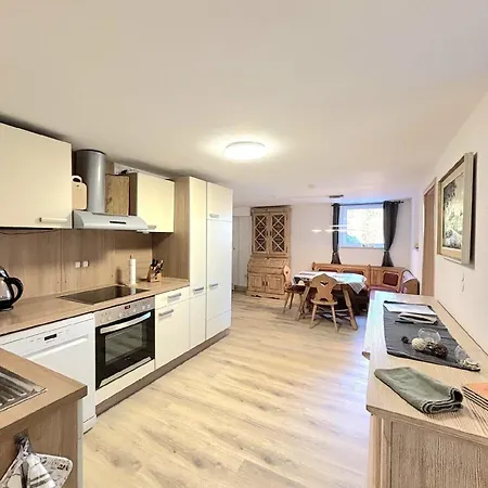 Haus Talblick, Am Waldrand Apartment *